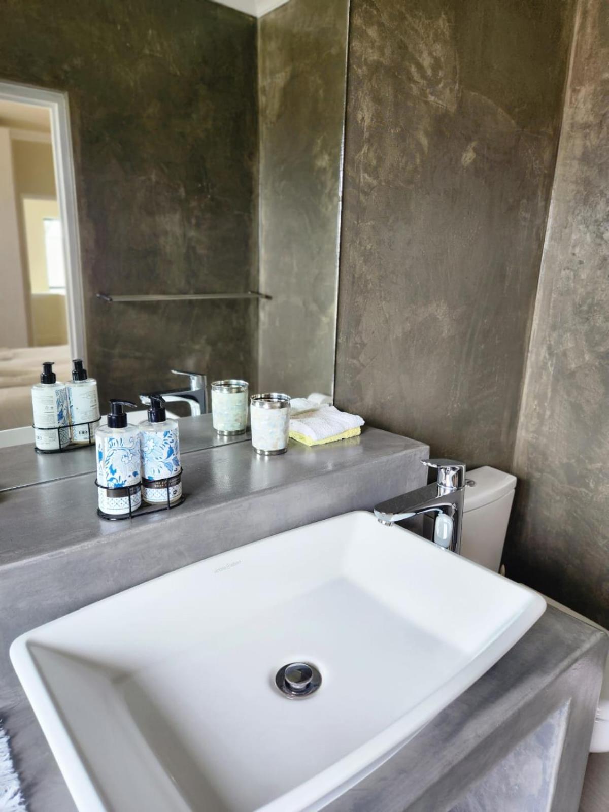 Moondust Near The Ocean, Food And Wine Holiday home Hermanus