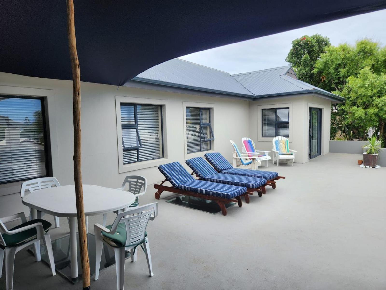 Moondust Near The Ocean, Food And Wine * Hermanus